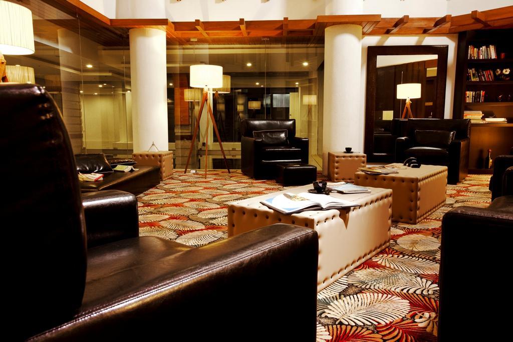 Melange Astris Aparthotel Bangalore Interior foto