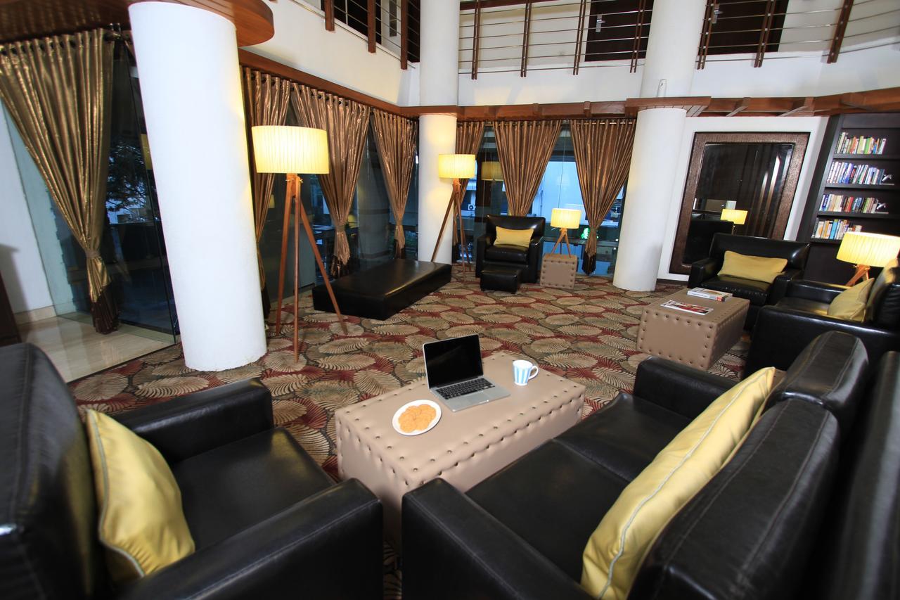 Melange Astris Aparthotel Bangalore Exterior foto